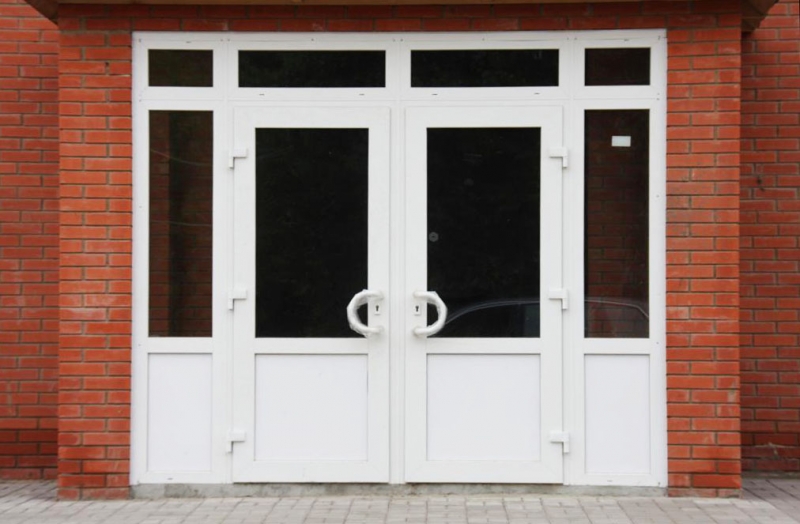 Изготовление металлопластиковых окон и дверей